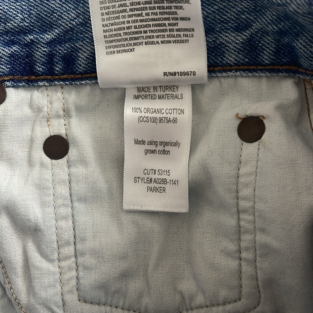 AGOLDE Shorts Women's 31 Parker Denim Distressed Frayed Hem Button Fly Festival - Picture 6 of 6